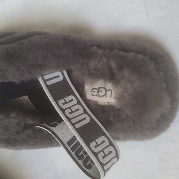Ugg Women's  Fluff Yeah Slide Slippers - Picture 4 of 8